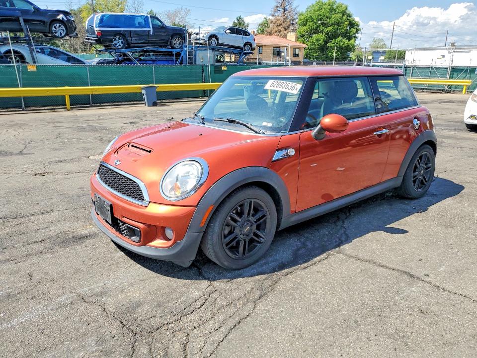 2013 Mini Hard top VIN WMWSV3C59DT389371 COPART salvage auction — MINOR DENT/SCRATCHES, Co - Dis/Dlr/Exp Only Clean Title, sold $1,250 on 2026-07-30 (photo 1)