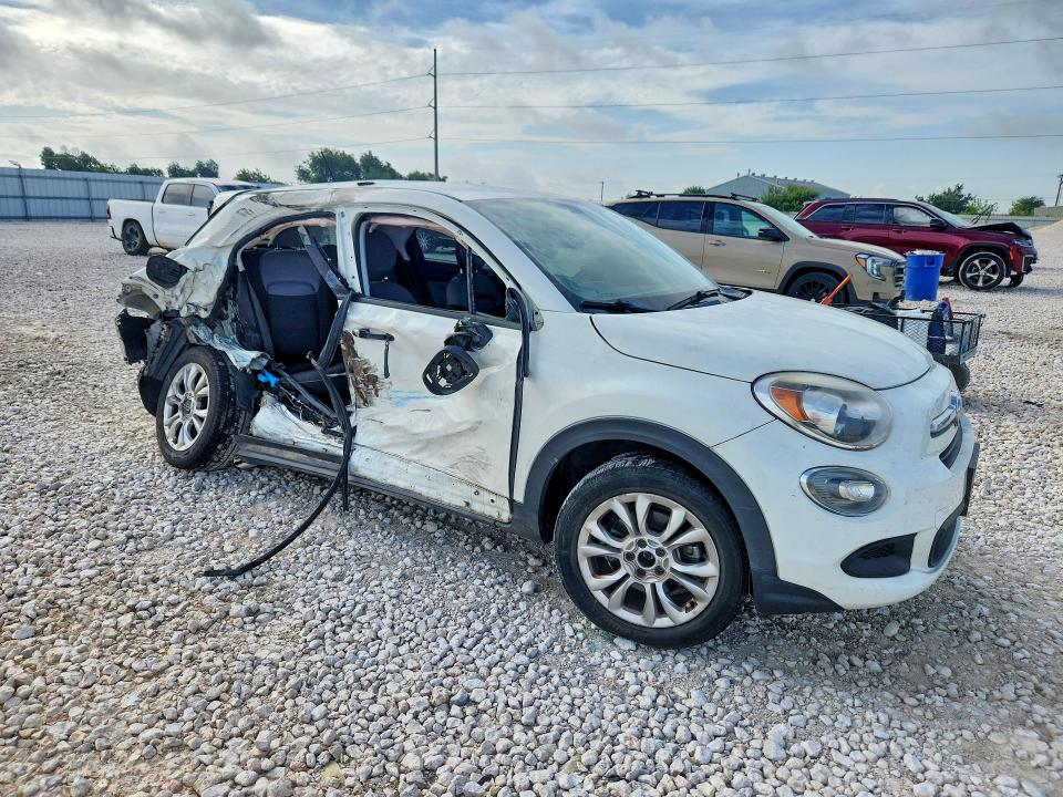 2016 Fiat 500 VIN ZFBCFXBT1GP369109 COPART salvage auction — SIDE, Tx - Salvage Vehicle Title, sold $475 on 2026-08-06 (photo 4)