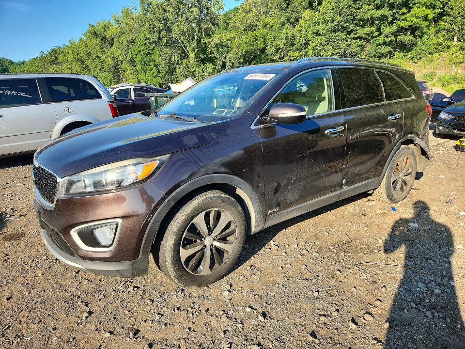 2017 Kia Sorento VIN 5XYPHDA11HG253646 COPART salvage auction — ENGINE BURN, Ny - Certificate Of Title, sold $450 on 2026-07-30 (photo 1)