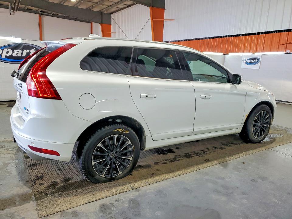 2015 Volvo Xc60 VIN YV4902RS1F2629087 COPART salvage auction — NORMAL WEAR, AB - BOS - ACTIVE, sold $2,150 on 2026-07-29 (photo 3)