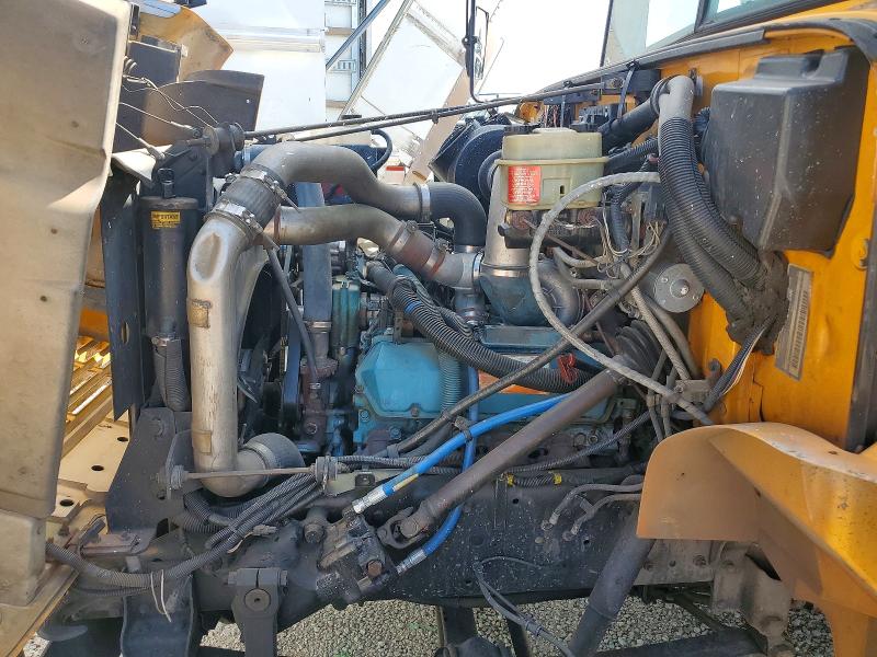 2001 International 3000 3800 VIN 1HVBBABM91H305387 COPART salvage auction — MINOR DENT/SCRATCHES, GA - CERTIFICATE OF TITLE (P), sold $925 on 2026-07-29 (photo 7)