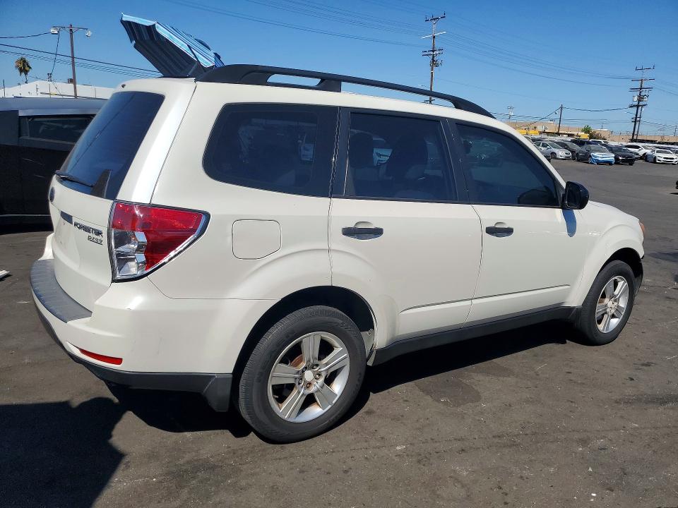 2013 Subaru Forester VIN JF2SHABC1DH432944 COPART salvage auction — FRONT END, Ca - Dis/Dlr/Exp Only Clean Title, sold $550 on 2026-07-27 (photo 3)