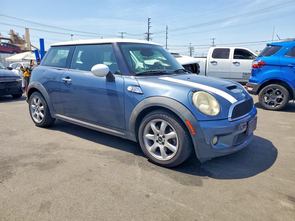 2010 Mini Cooper VIN WMWMF7C5XATZ69060 COPART salvage auction — VANDALISM, Ca - Salvage Certificate, sold $675 on 2026-08-12 (photo 4)