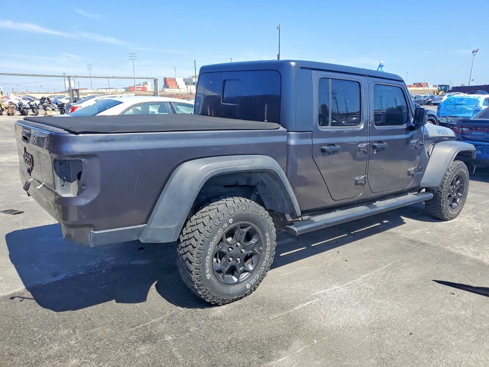 2020 Jeep Gladiator VIN 1C6HJTAG5LL151567 COPART salvage auction — NORMAL WEAR, Hi - Dis/Dlr/Exp Only Salvage Title, sold $8,200 on 2026-07-29 (photo 3)