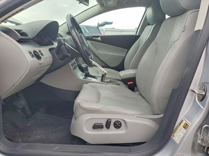 2010 Volkswagen Passat VIN WVWXK7AN2AE148425 COPART salvage auction — MINOR DENT/SCRATCHES, VA - CERTIFICATE OF TITLE, sold $450 on 2026-07-15 (photo 7)