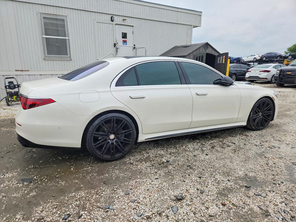 2022 Mercedes-benz VIN W1K6G7GB4NA070274 COPART salvage auction — MINOR DENT/SCRATCHES, Va - Certificate Of Title, sold $30,000 on 2026-07-16 (photo 3)