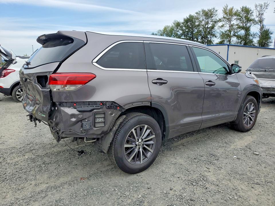2018 Toyota Highlander VIN 5TDJZRFH8JS552971 COPART salvage auction — REAR END, WA - BILL OF SALE, sold $9,300 on 2026-07-27 (photo 3)