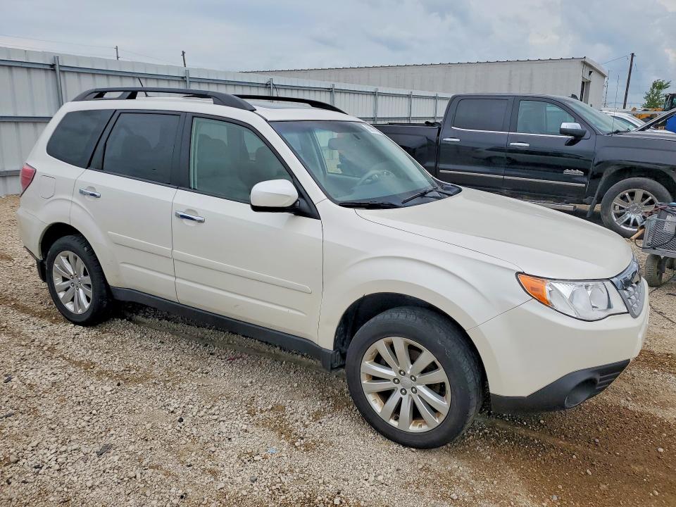 2012 Subaru Forester VIN JF2SHBEC6CH433118 COPART salvage auction — MINOR DENT/SCRATCHES, Ia - Certificate Of Title, sold $700 on 2026-07-24 (photo 4)