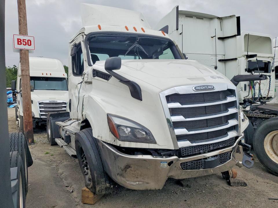 2025 Freightliner Cascadia VIN 3AKBHSDV7SSVX1034 COPART salvage auction — FRONT END, AZ - CERT OF TITLE - SALVAGE, sold $7,000 on 2026-08-13 (photo 4)