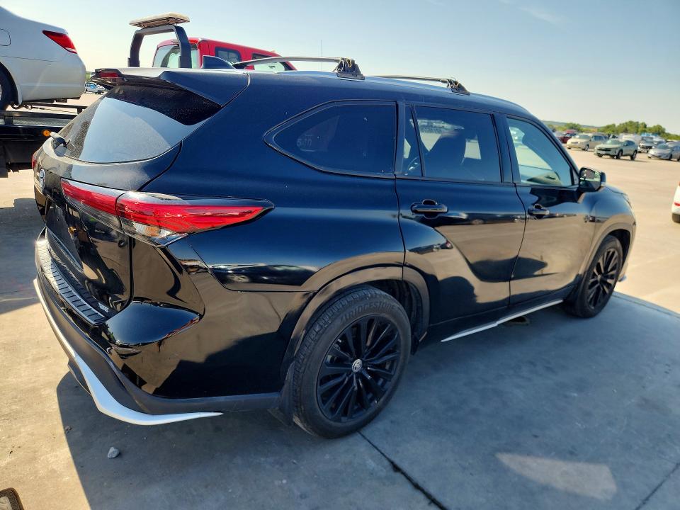 2023 Toyota Highlander VIN 5TDKDRAH6PS513797 COPART salvage auction — NORMAL WEAR, Tx - Certificate Of Title (P), sold $28,500 on 2026-07-29 (photo 3)