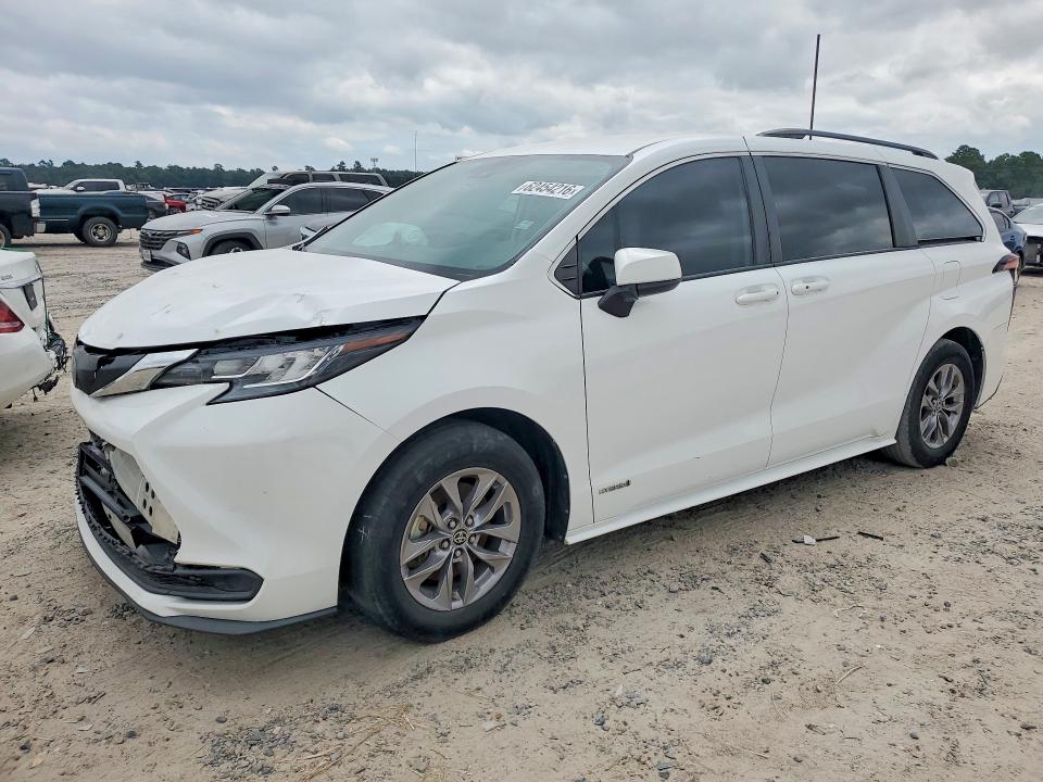 2021 Toyota Sienna VIN 5TDKRKEC3MS028195 COPART salvage auction — FRONT END, TX - SALVAGE VEHICLE TITLE, sold $9,000 on 2026-07-28 (photo 1)
