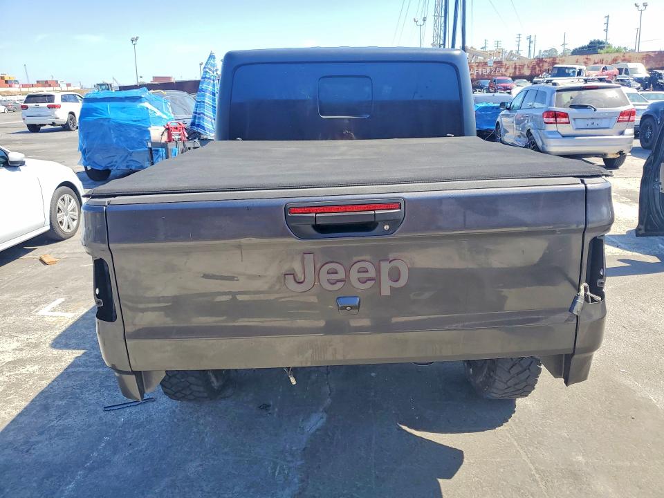 2020 Jeep Gladiator VIN 1C6HJTAG5LL151567 COPART salvage auction — NORMAL WEAR, Hi - Dis/Dlr/Exp Only Salvage Title, sold $8,200 on 2026-07-29 (photo 6)