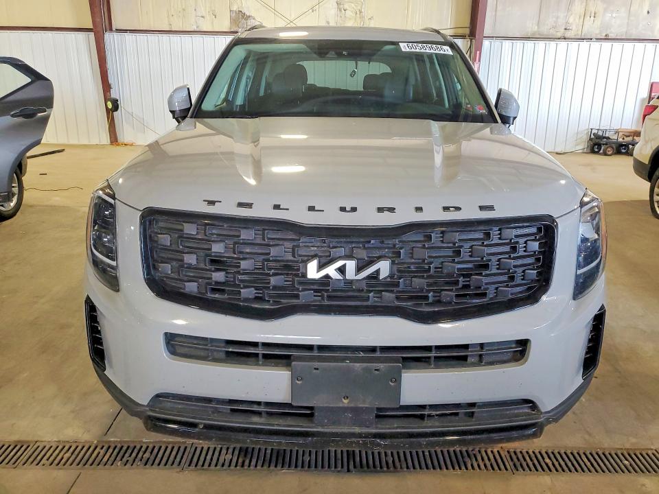2022 Kia Telluride VIN 5XYP3DHC2NG233262 COPART salvage auction — MINOR DENT/SCRATCHES, Il - Salvage Certificate, sold $18,000 on 2026-08-26 (photo 5)