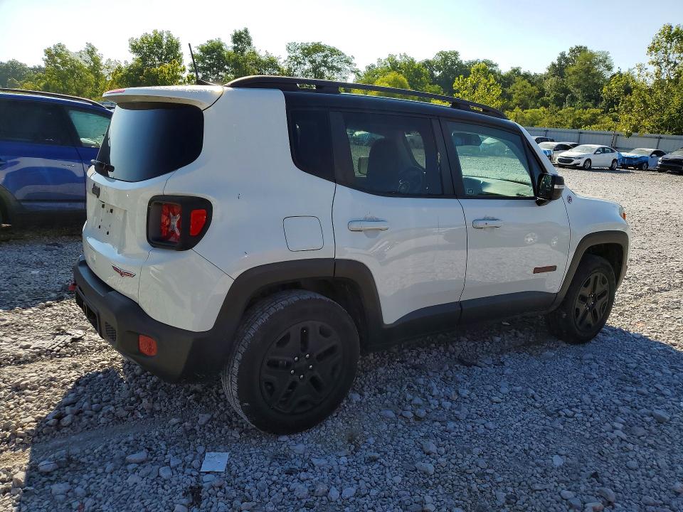 2018 Jeep Renegade VIN ZACCJBCBXJPH93015 COPART salvage auction — WATER/FLOOD, Oh - Cert Of Title-Salvage Flood, sold $7,100 on 2026-08-14 (photo 3)