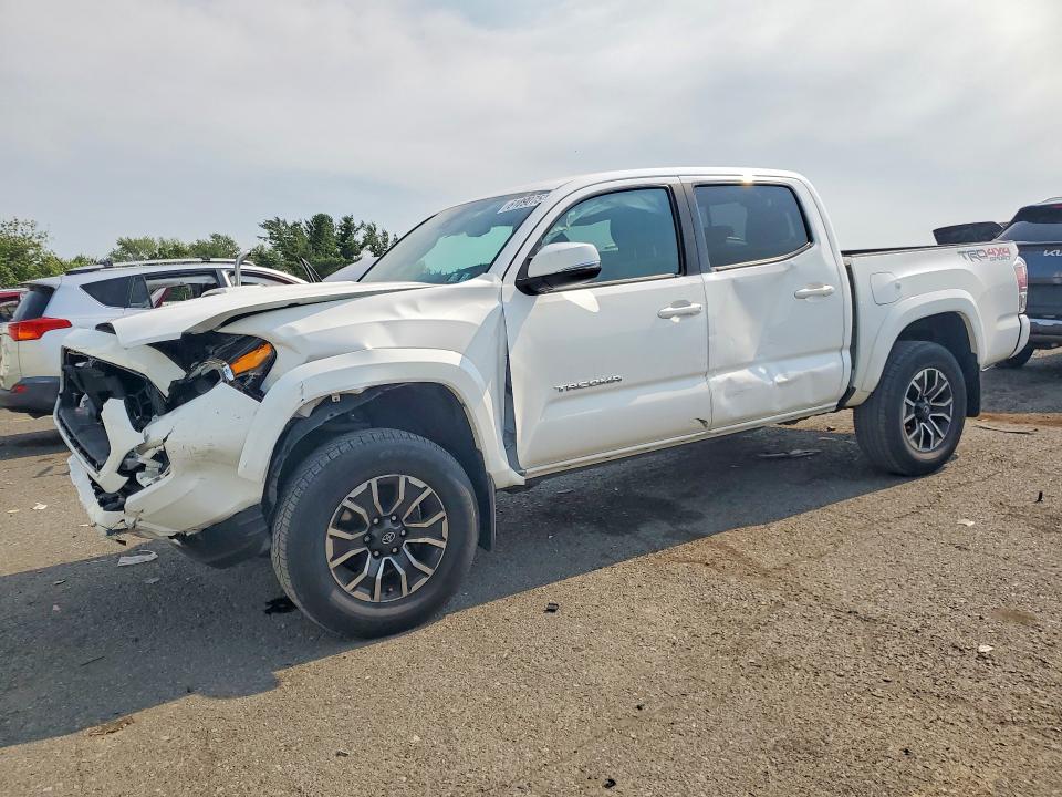 2022 Toyota Tacoma VIN 3TYCZ5AN7NT071067 — COPART salvage auction photo