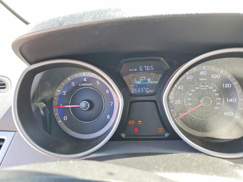 2016 Hyundai Elantra VIN KMHDH4AEXGU607498 COPART salvage auction — MINOR DENT/SCRATCHES, FL - CERTIFICATE OF TITLE, sold $700 on 2026-07-17 (photo 9)