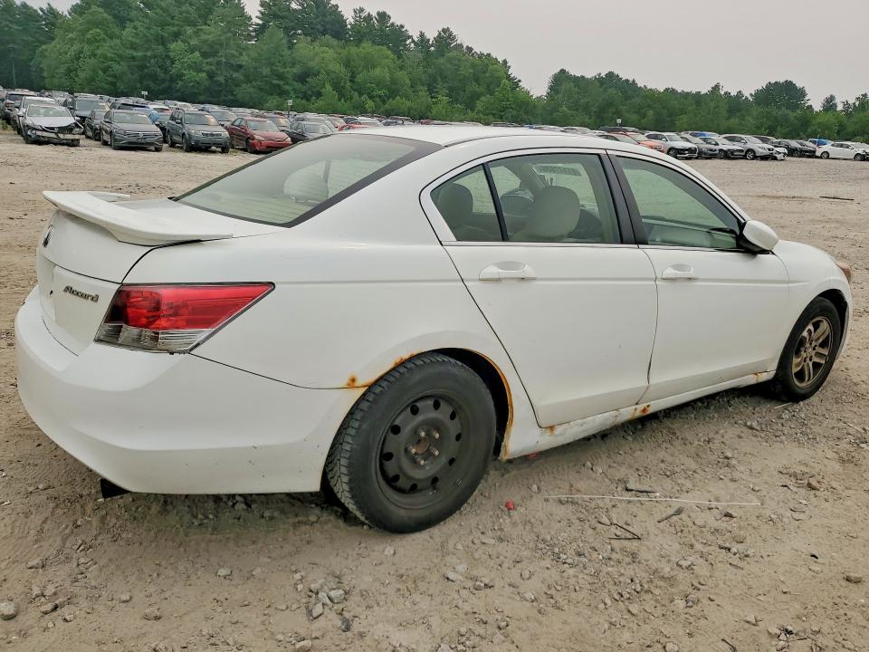 2008 Honda Accord VIN JHMCP26378C017361 COPART salvage auction — MINOR DENT/SCRATCHES, MA - CERTIFICATE OF TITLE, sold $575 on 2026-07-27 (photo 3)
