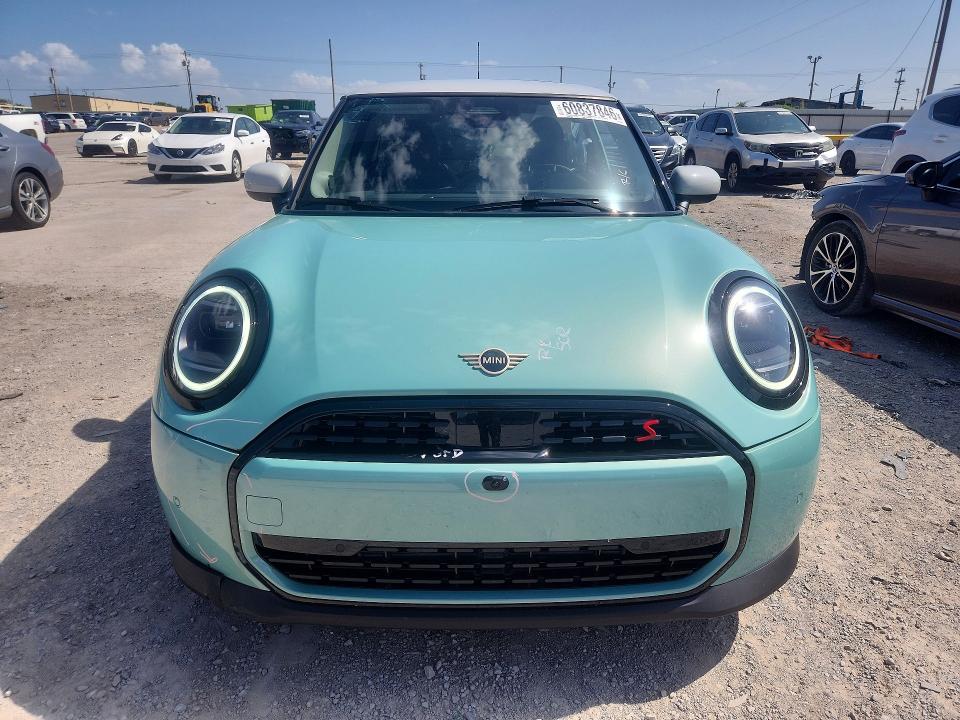 2025 Mini Cooper VIN WMW23GD05S2W65449 COPART salvage auction — SIDE, OK - CERT OF TITLE-SALVAGE, sold $6,500 on 2026-08-04 (photo 5)