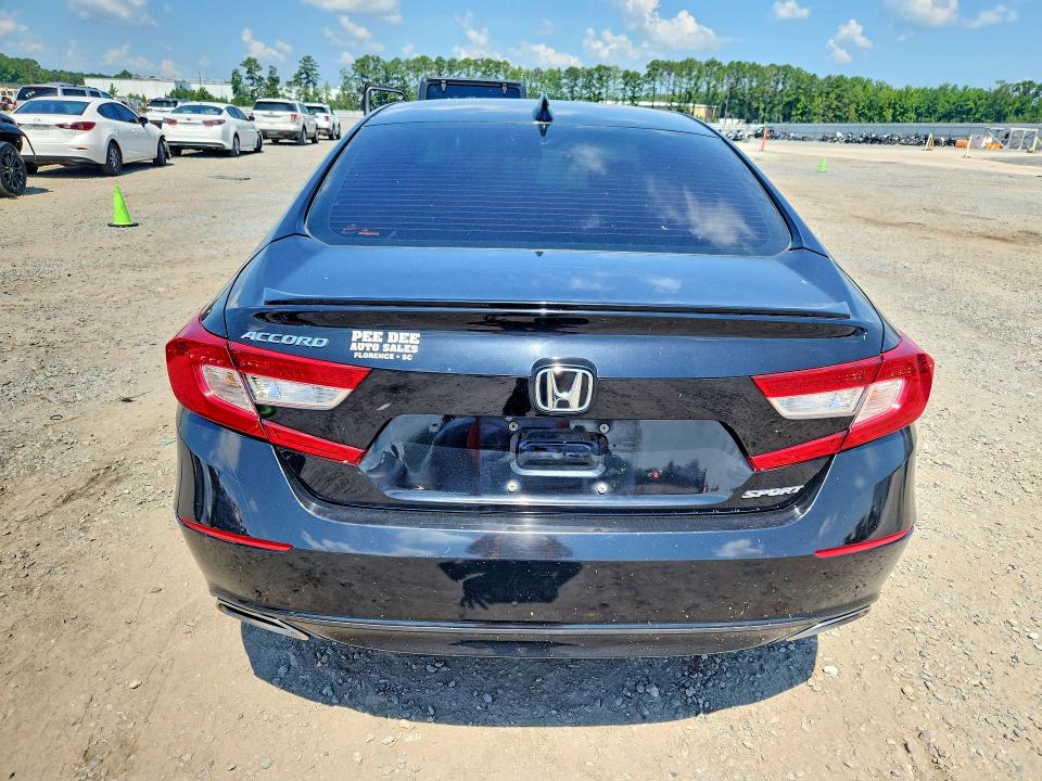 2018 Honda Accord VIN 1HGCV1F35JA030064 COPART salvage auction — MINOR DENT/SCRATCHES, SC - DEALER ONLY CLEAN TITLE (P), sold $5,200 on 2026-07-28 (photo 6)