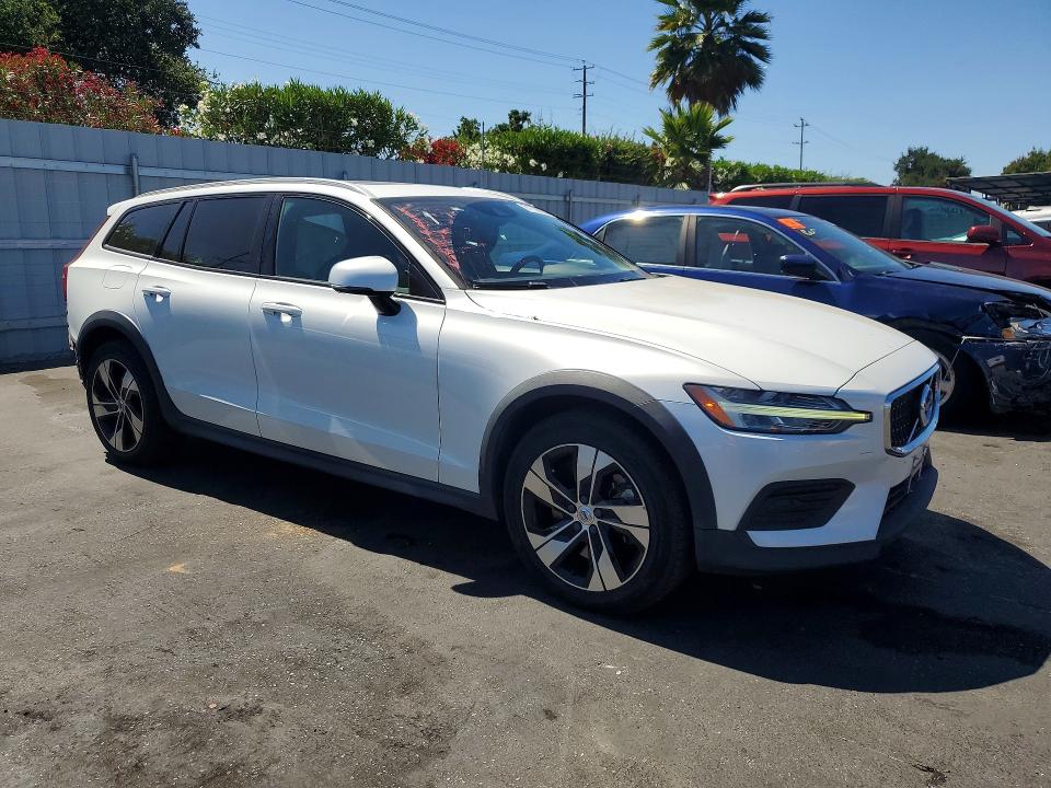 2020 Volvo V60 cross country VIN YV4102WK4L1043972 COPART salvage auction — REAR END, Ca - Salvage Certificate, sold $7,200 on 2026-08-18 (photo 4)