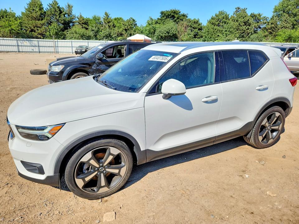 2020 Volvo Xc40 VIN YV4162UK3L2298866 COPART salvage auction — WATER/FLOOD, Il - Salvage Cert-Flood, sold $6,000 on 2026-08-18 (photo 1)