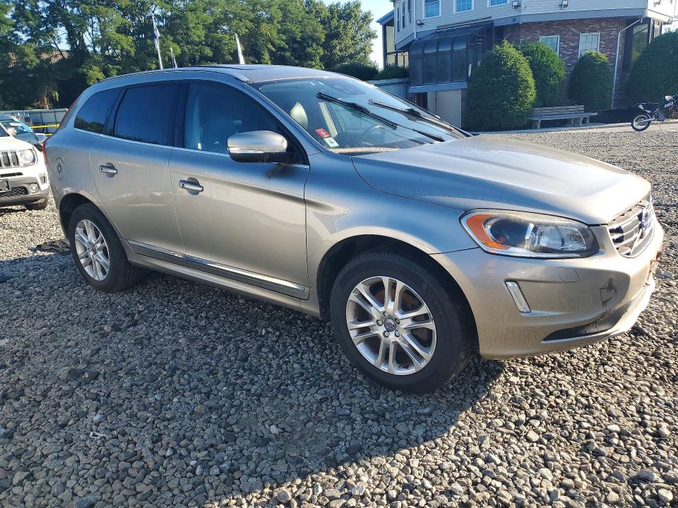 2016 Volvo Xc60 VIN YV4612RM6G2824640 COPART salvage auction — MINOR DENT/SCRATCHES, Oh - Certificate Of Title, sold $425 on 2026-08-13 (photo 4)