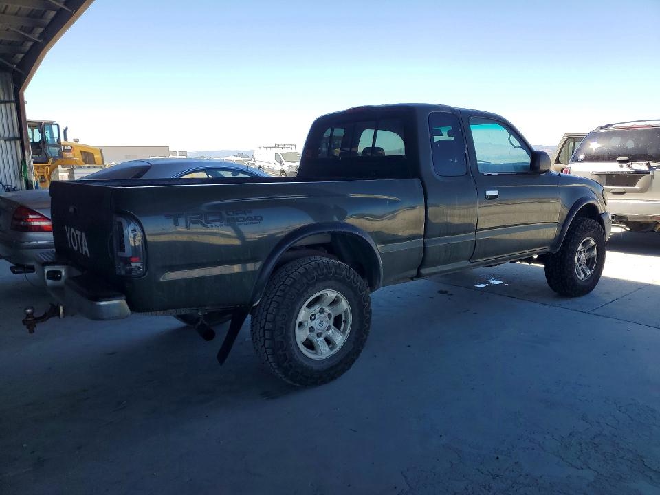 2000 Toyota Tacoma VIN 5TEWN72N1YZ691371 COPART salvage auction — REAR END, Ca - Dis/Dlr/Exp Only Clean Title, sold $3,000 on 2026-07-30 (photo 3)