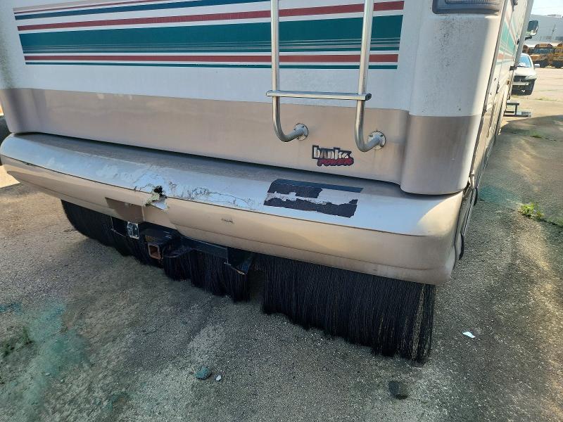 1999 Coachman VIN 3FCNF53S0XJA06288 COPART salvage auction — MINOR DENT/SCRATCHES, OH - CERT OF TITLE-SALVAGE, sold $125 on 2026-07-30 (photo 9)