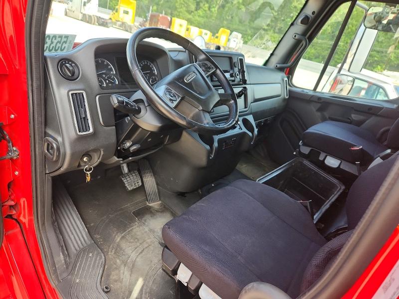 2025 Frht - freightliner VIN 3ALACWFC5SDVX5399 COPART salvage auction — REAR END, LA - CERT OF TITLE-SALVAGE, sold $10,400 on 2026-07-29 (photo 8)