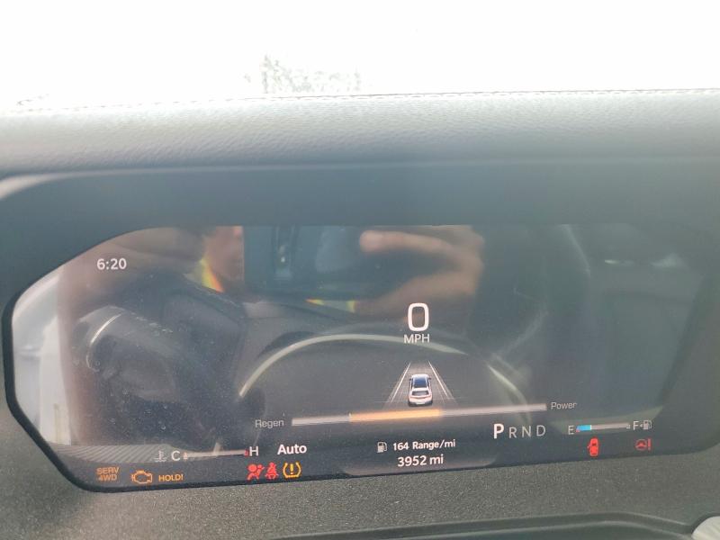 2026 Jeep Cherokee VIN 3C4PJMB20TT157312 COPART salvage auction — SIDE, Co - Salvage Title, sold $19,500 on 2026-07-28 (photo 9)