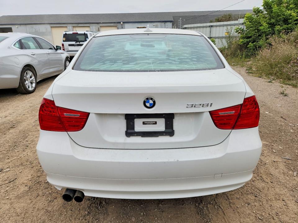 2011 BMW 3 series VIN WBAPH7C57BE850556 COPART salvage auction — MECHANICAL, MI - DEALER ONLY CLEAN TITLE, sold $425 on 2026-07-22 (photo 6)