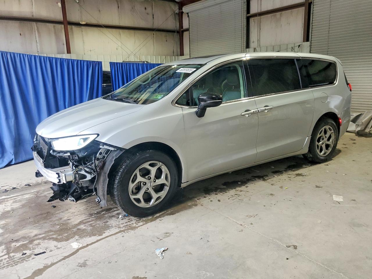 2024 Chrysler Pacifica VIN 2C4RC3GG4RR174952 — COPART salvage auction photo