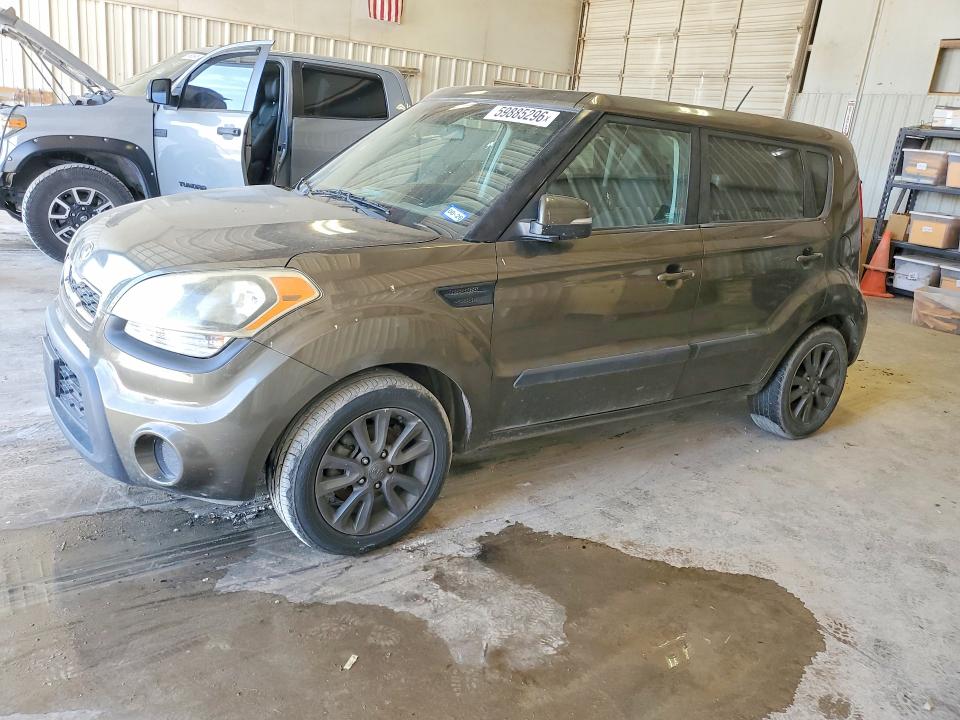 2013 Kia Soul VIN KNDJT2A67D7565692 COPART salvage auction — FRONT END, TX - CERTIFICATE OF TITLE, sold $225 on 2026-07-24 (photo 1)