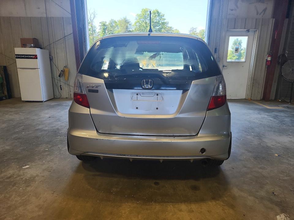 2013 Honda Fit VIN JHMGE8H30DC049019 COPART salvage auction — MINOR DENT/SCRATCHES, Va - Cert Of Title - Salvage, sold $225 on 2026-07-28 (photo 6)