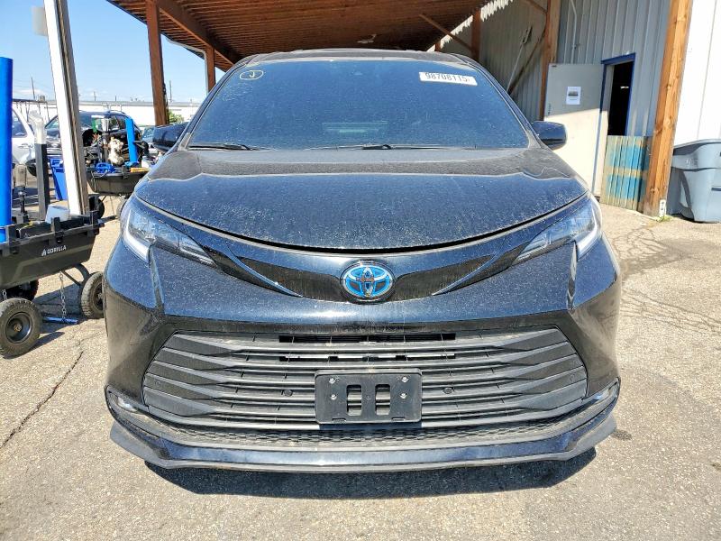 2025 Toyota Sienna VIN 5TDCSKFC9SS163413 COPART salvage auction — VANDALISM, Co - Public - Salvage Title, sold $27,250 on 2026-07-30 (photo 5)