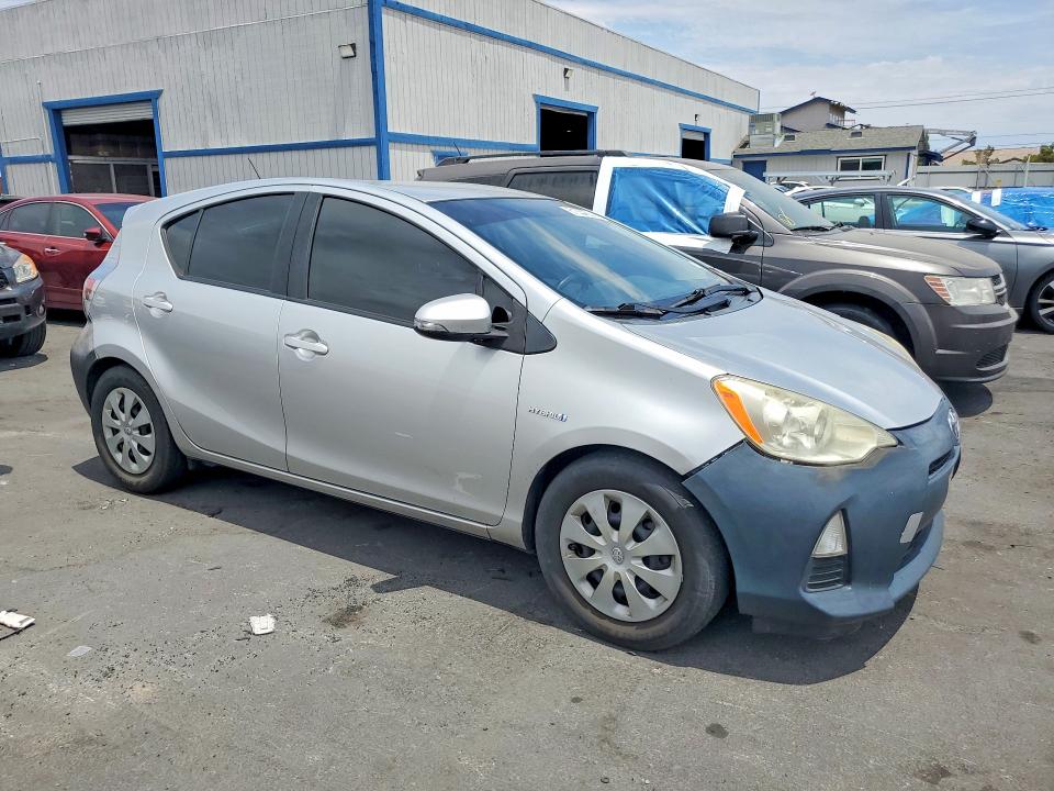 2013 Toyota Prius c VIN JTDKDTB39D1052927 COPART salvage auction — FRONT END, NV - CERTIFICATE OF TITLE, sold $675 on 2026-07-27 (photo 4)