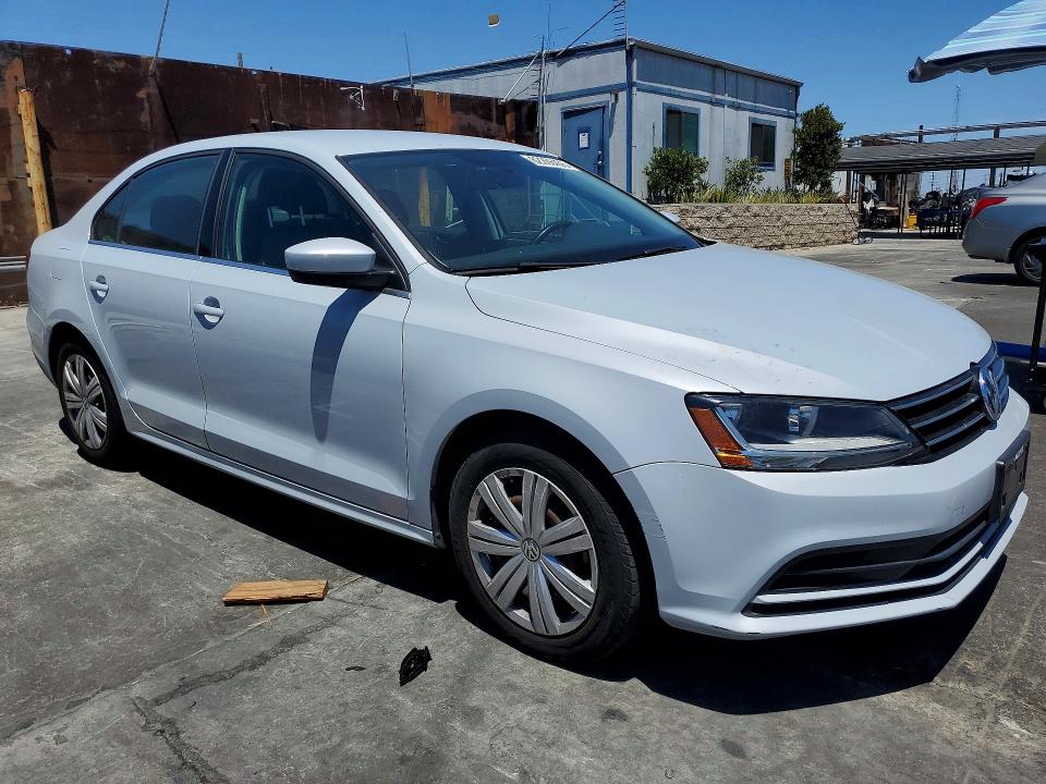 2017 Volkswagen Jetta VIN 3VW2B7AJ6HM389106 COPART salvage auction — NORMAL WEAR, Ca - Dis/Dlr/Exp Only Clean Title, sold $200 on 2026-07-24 (photo 4)
