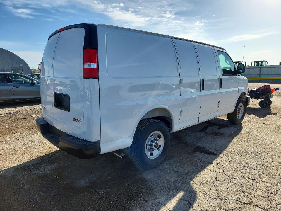 2025 Gmc Savana VIN 1GTW7AFP3S1270367 COPART salvage auction — WATER/FLOOD, Mi - Cert Of Title-Salvage Flood, sold $17,000 on 2026-08-05 (photo 3)