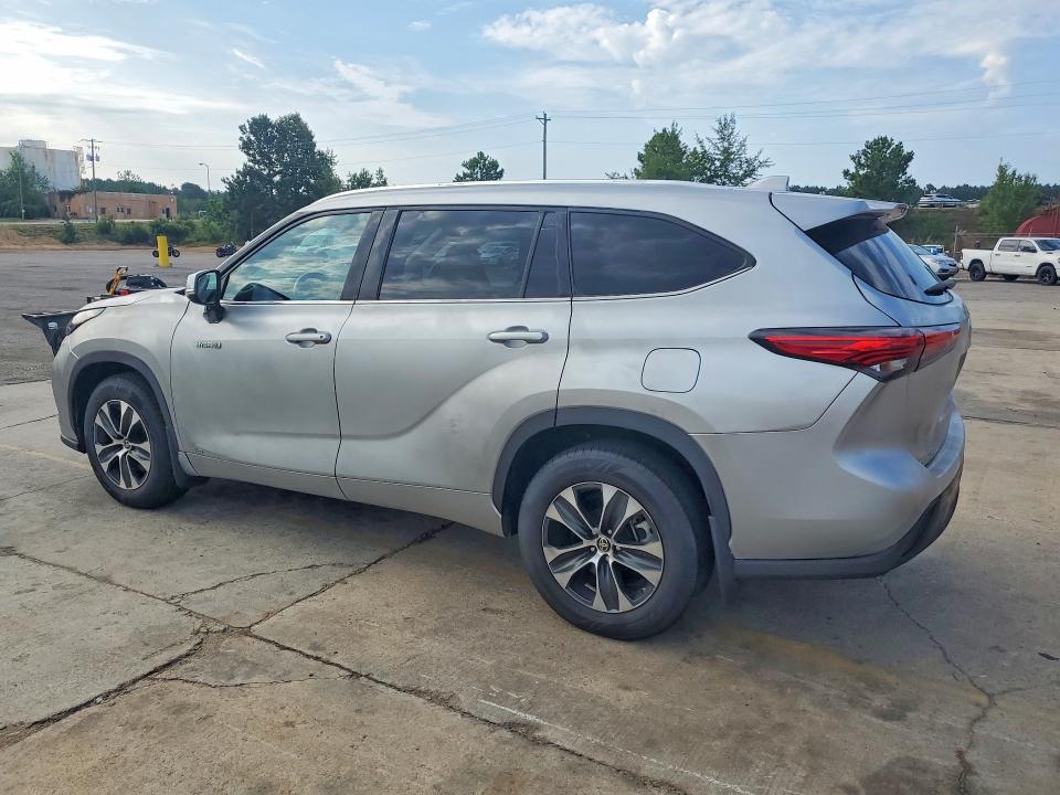 2020 Toyota Highlander hybrid VIN 5TDGBRCH5LS510912 COPART salvage auction — MINOR DENT/SCRATCHES, NJ - CERTIFICATE OF TITLE, sold $23,250 on 2026-07-28 (photo 2)
