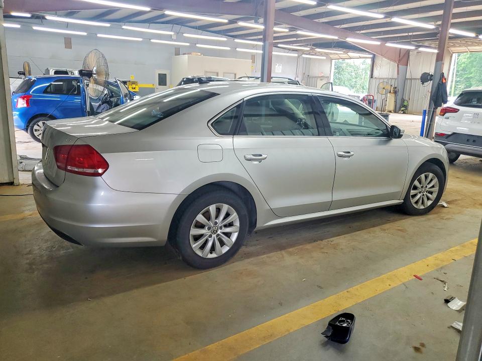 2015 Volkswagen Passat VIN 1VWAT7A36FC094242 COPART salvage auction — DAMAGE HISTORY, Mi - Dlr Only - Cln Ttl Exceeds 25%, sold $475 on 2026-08-12 (photo 3)