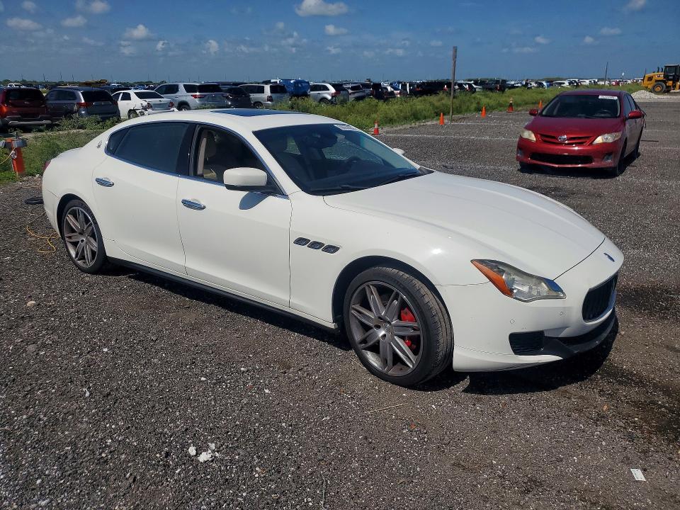 2015 Maserati Quattroporte VIN ZAM56RRA5F1129662 COPART salvage auction — SIDE, Salvage Title, sold $1,950 on 2026-08-03 (photo 4)