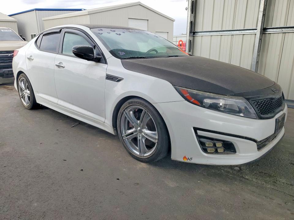 2015 Kia Optima VIN 5XXGR4A69FG405733 COPART salvage auction — MINOR DENT/SCRATCHES, NC - DIS/DLR/EXP ONLY CLEAN TITLE, sold $700 on 2026-07-20 (photo 4)