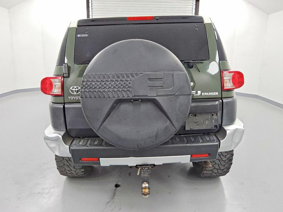 2010 Toyota Fj cruiser VIN JTEBU4BF0AK094940 COPART salvage auction — FRONT END, TX - CERTIFICATE OF TITLE, sold $175 on 2026-07-30 (photo 6)