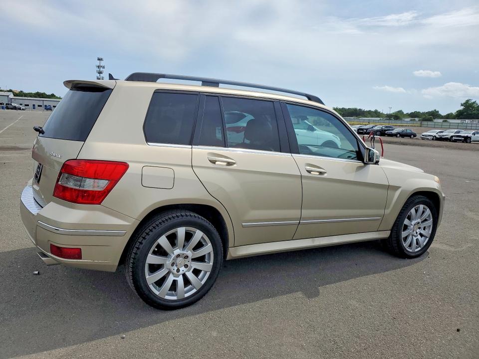 2011 Mercedes-benz Glk-class VIN WDCGG8HB1BF674697 COPART salvage auction — NORMAL WEAR, NY - CERT OF TITLE-REBUILT SALVAGE (P), sold $1,700 on 2026-07-29 (photo 3)