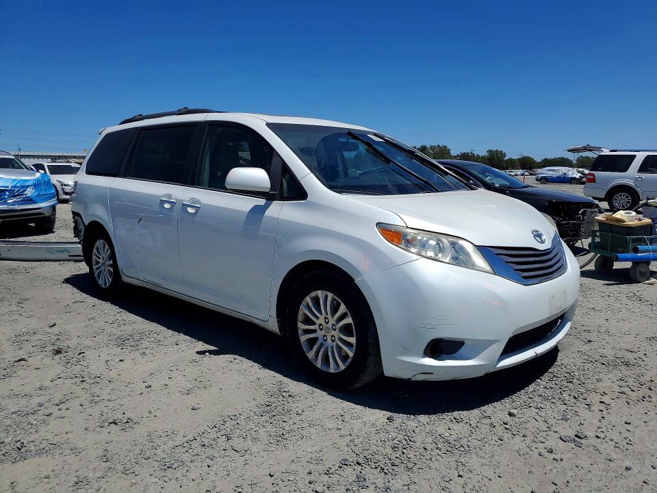 2015 Toyota Sienna VIN 5TDYK3DC9FS527320 COPART salvage auction — REAR END, CA - SALVAGE CERTIFICATE, sold $3,150 on 2026-07-16 (photo 4)