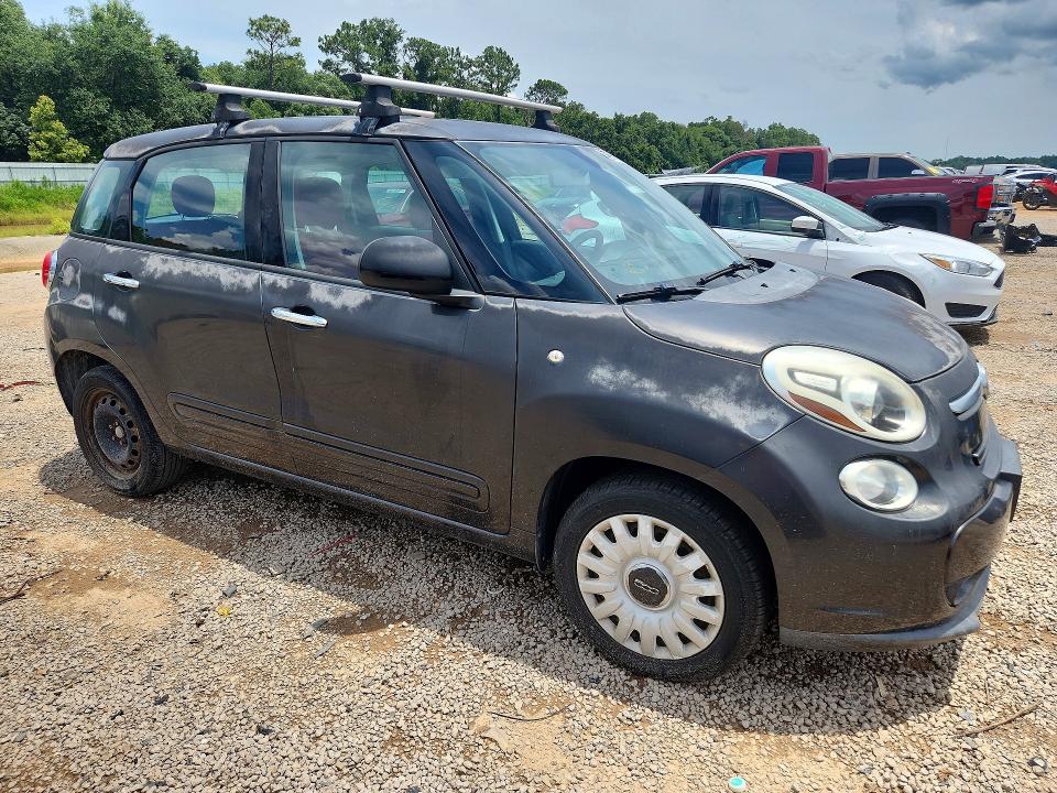 2015 Fiat 500 VIN ZFBCFAAH5FZ030611 COPART salvage auction — MINOR DENT/SCRATCHES, Wi - Certificate Of Title, sold $275 on 2026-07-28 (photo 4)