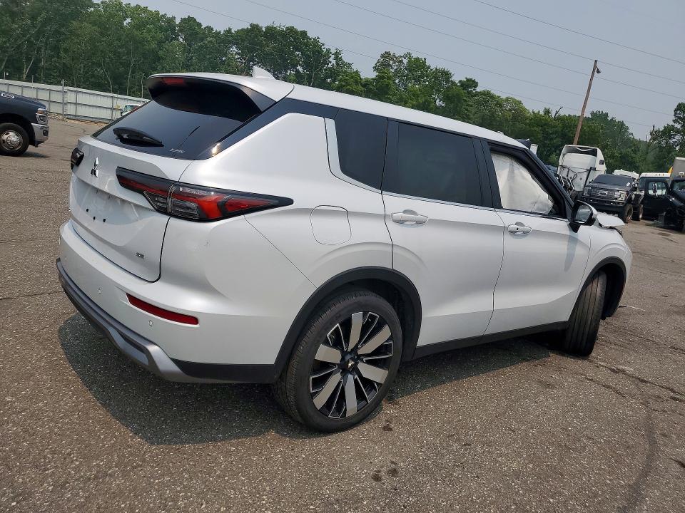 2025 Mitsubishi Outlander VIN JA4J4VA84SZ019329 COPART salvage auction — FRONT END, Ky - Certificate Of Title (P), sold $9,900 on 2026-07-20 (photo 3)