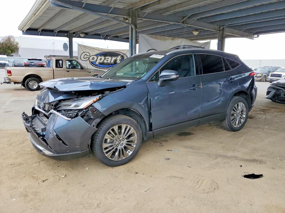 2024 Toyota Venza VIN JTEAAAAH5RJ179974 — COPART salvage auction photo