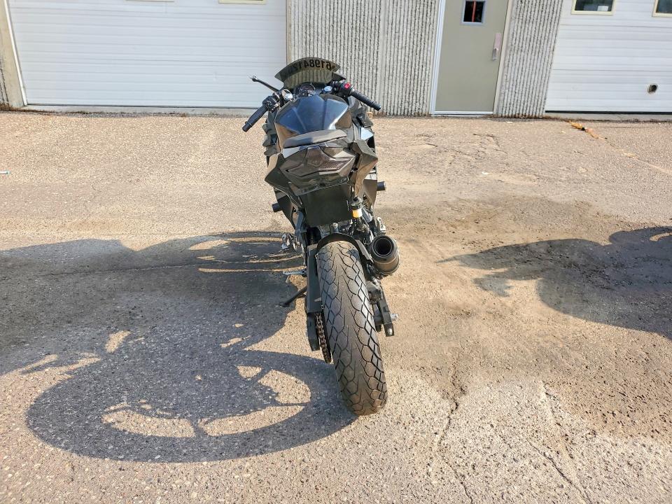 2021 Kawasaki Ex VIN JKAEXKG18MDAE0720 COPART salvage auction — NORMAL WEAR, MN - CERT OF TITLE-SALVAGE, sold $1,500 on 2026-07-30 (photo 4)