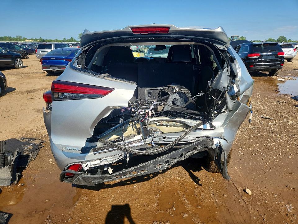 2020 Toyota Highlander VIN 5TDHZRBH5LS502858 COPART salvage auction — REAR END, IL - SALVAGE CERTIFICATE, sold $4,600 on 2026-07-28 (photo 6)